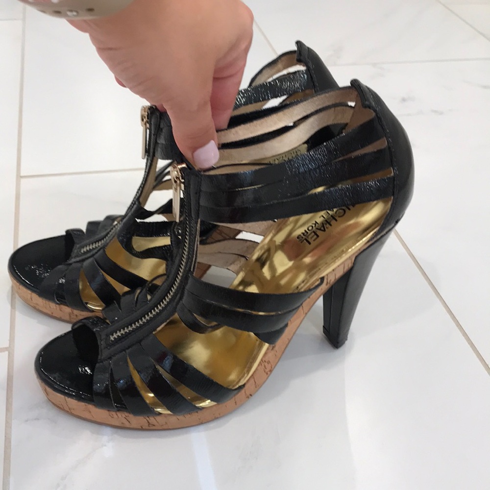 Michael Kors black & cork zip up heel shoe. Sz 9.5